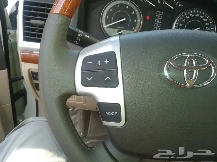 ازرار و غطاء ايرباق لاندكروزر 2012 5