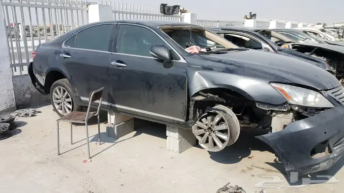 لكزس مصدوم تشليح ((قطع غيار فقط)) 2