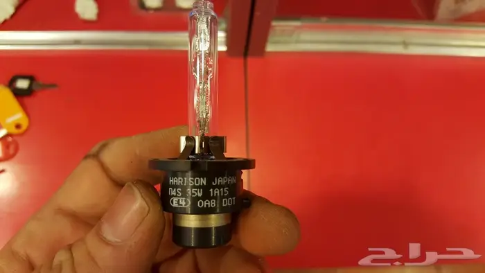 جميع انواع  الزينون لمبات اصليه لجميع انواع السيارات وعدسات 13