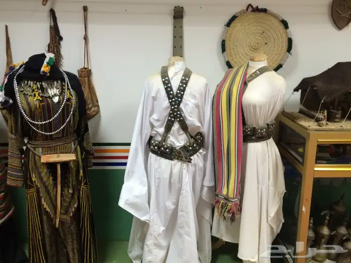 متحف تراثي كامل نادر للبيع اكثر من 255 قطعه 17