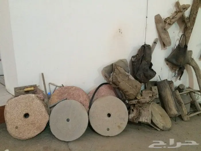 متحف تراثي كامل نادر للبيع اكثر من 255 قطعه 37