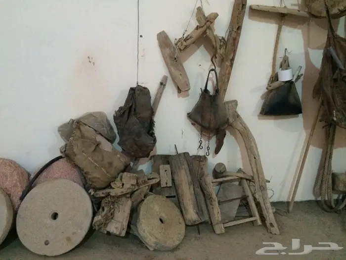 متحف تراثي كامل نادر للبيع اكثر من 255 قطعه 38