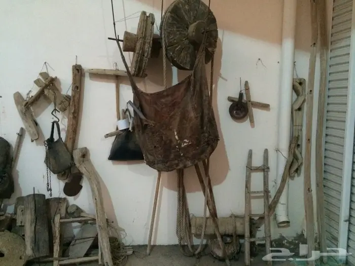 متحف تراثي كامل نادر للبيع اكثر من 255 قطعه 39