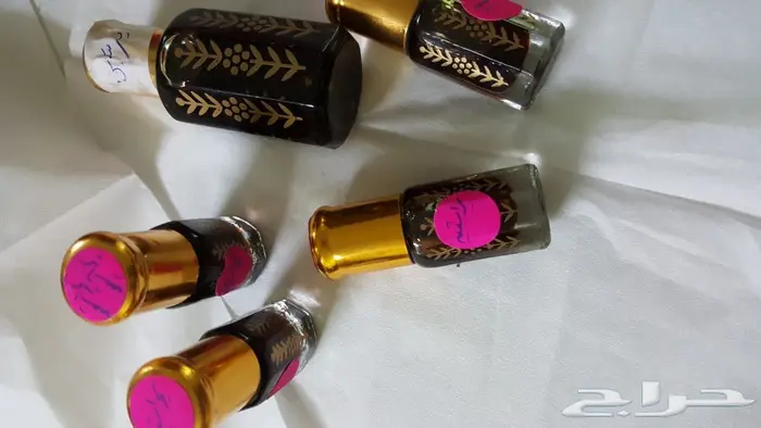 متخصصون في الدهن الملكي وعود الغابات الطبيعيه 3