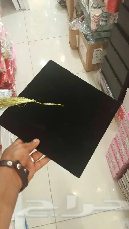 ارواب تخرج وكابات تخرج ووشاحات  14