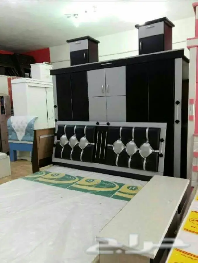 السلام عليكم يوجد غرف نوم 6قطع السعر 1200 (image 4)