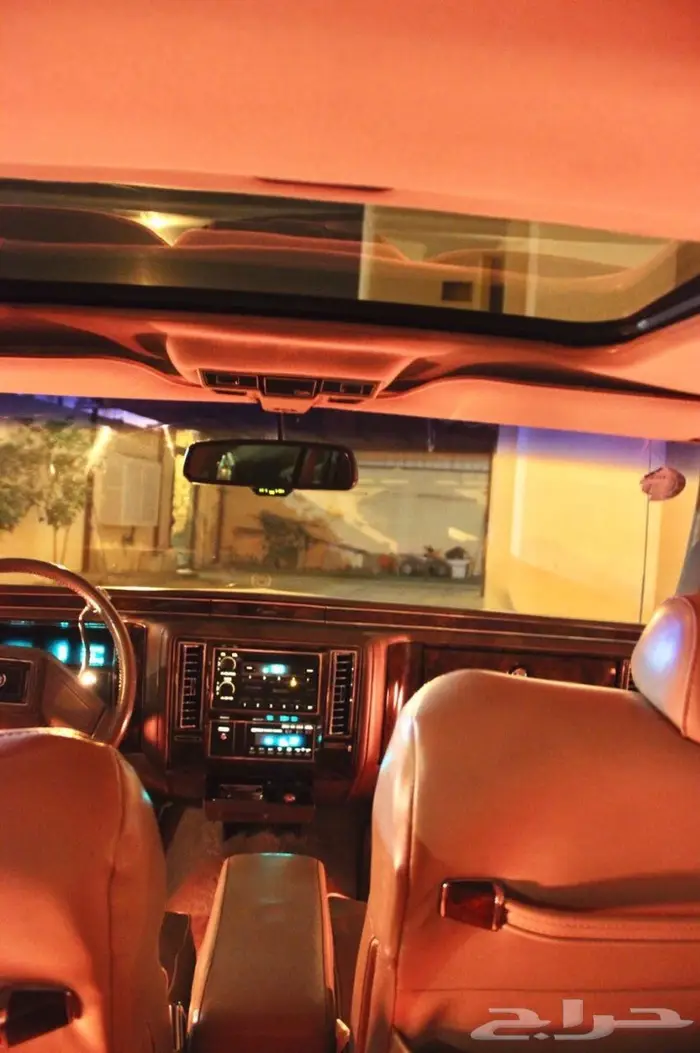 شاهدوا مجموعة سياراتنا الكلاسيكية بالموقع. 44