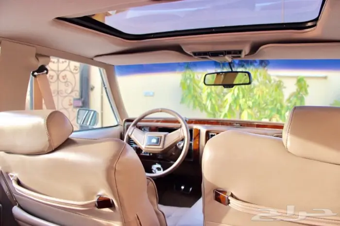 شاهدوا مجموعة سياراتنا الكلاسيكية بالموقع. 14