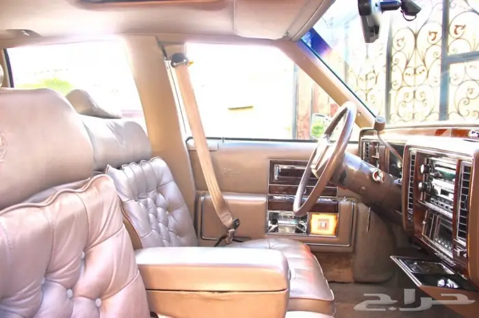 شاهدوا مجموعة سياراتنا الكلاسيكية بالموقع. 16