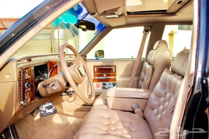 شاهدوا مجموعة سياراتنا الكلاسيكية بالموقع. 20