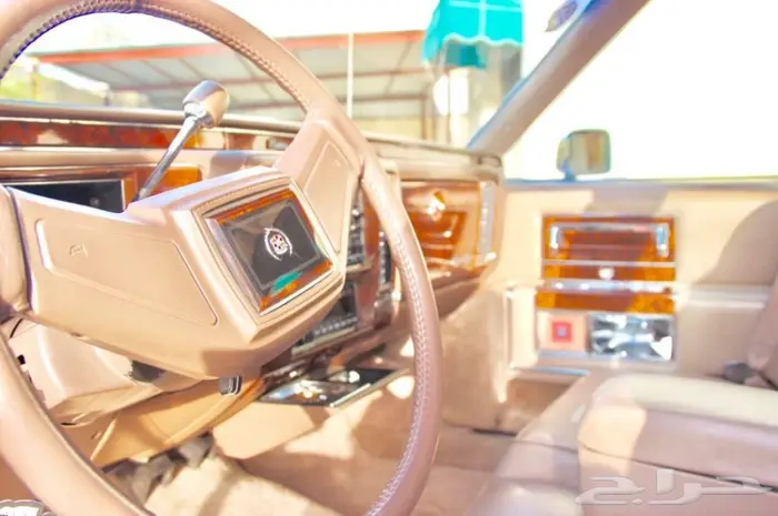 شاهدوا مجموعة سياراتنا الكلاسيكية بالموقع. 21