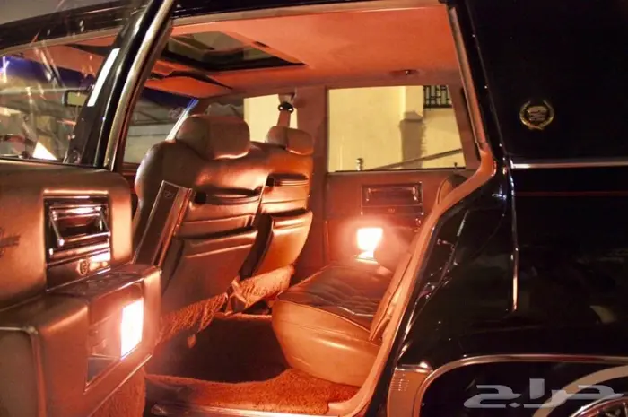 شاهدوا مجموعة سياراتنا الكلاسيكية بالموقع. 32