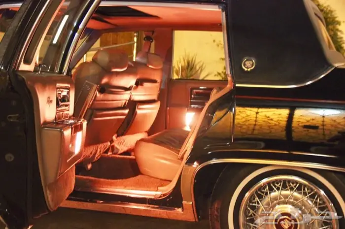 شاهدوا مجموعة سياراتنا الكلاسيكية بالموقع. 35