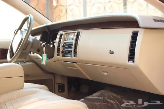 شاهدوا مجموعة سياراتنا الكلاسيكية بالموقع. 82