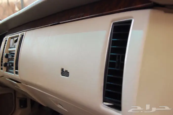 شاهدوا مجموعة سياراتنا الكلاسيكية بالموقع. 83