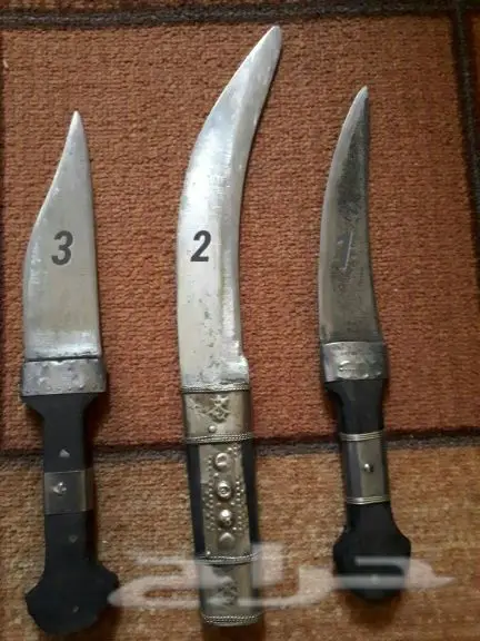 خناجر ع السوم (image 1)