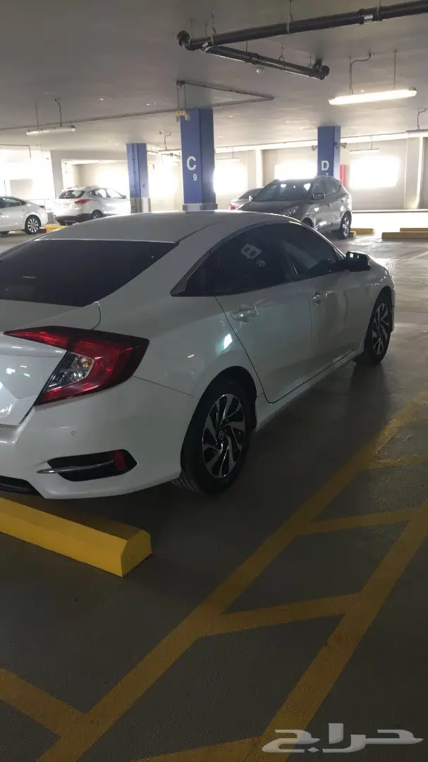 للبيع اوالبدل هوندا سيفيك 2016 نص فل 2000 CC