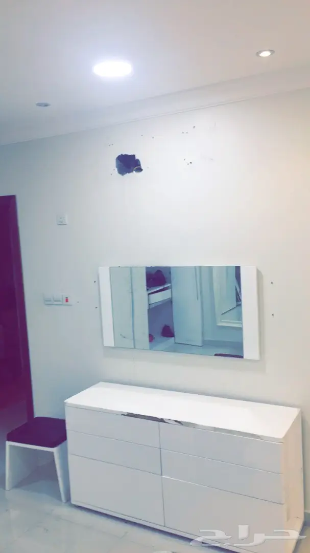 دولاب غرفة نوم وفرن كهربائي وتسريحه  (image 1)