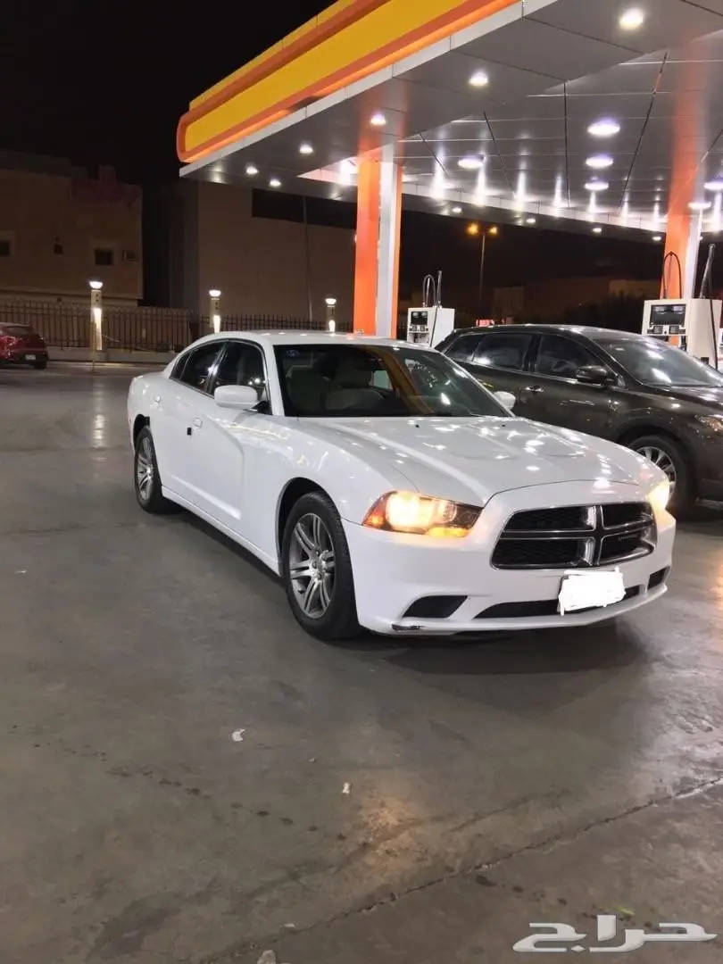 للبيع تشارجر 2014 