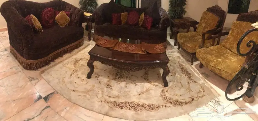 كنب كلاسيكي 