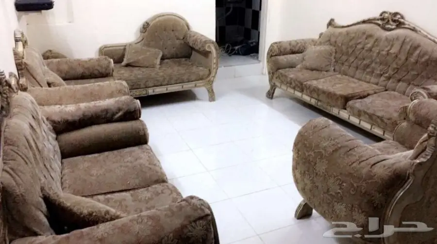 كنب فخم للبيع - فرصة لا تُفوّت!