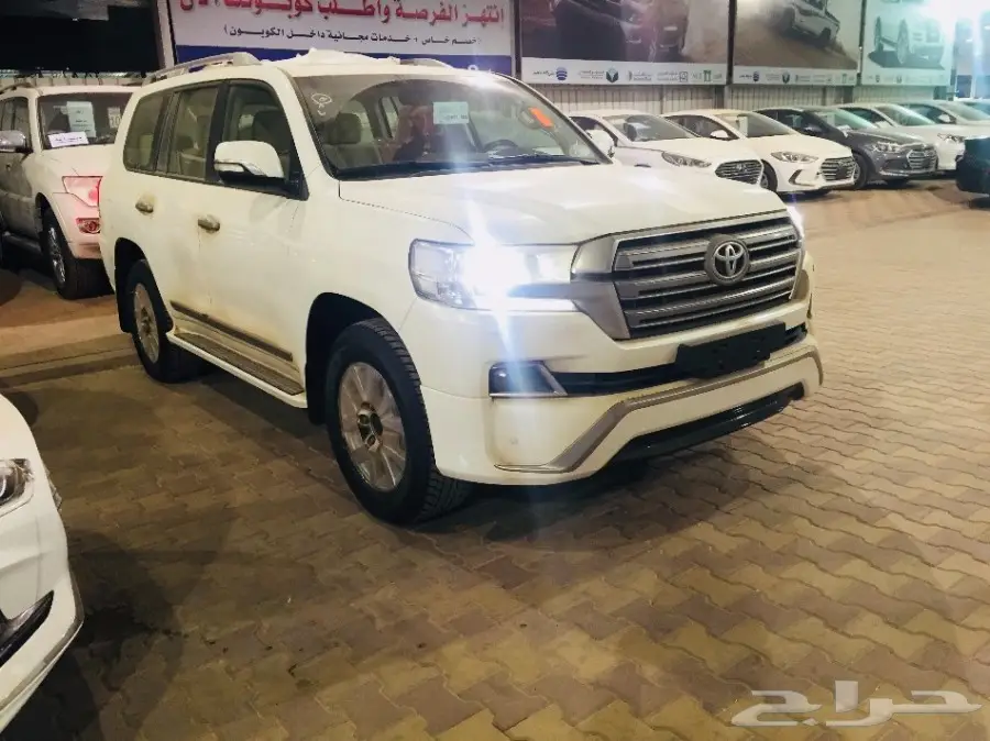 لاندكروزر GXR.3 2018 فل كامل سعودي 224.000 (image 1)