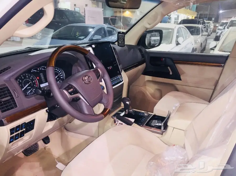 لاندكروزر GXR.3 2018 فل كامل سعودي 224.000 (image 3)
