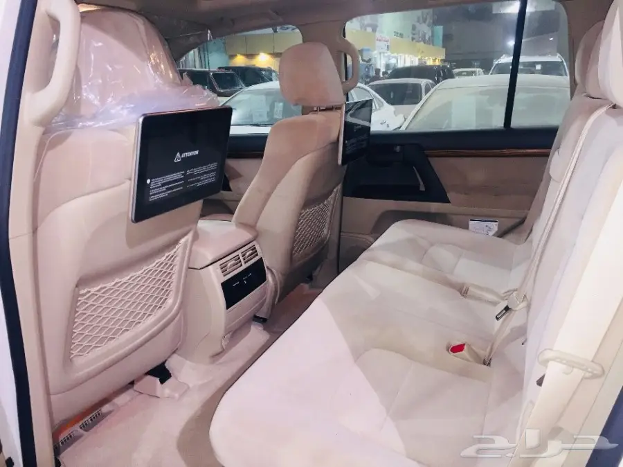 لاندكروزر GXR.3 2018 فل كامل سعودي 224.000 (image 4)