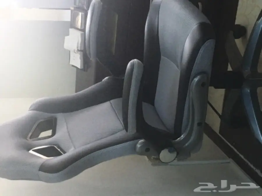 كراسي مستورده للبيع ( اخر حبه )  (image 1)