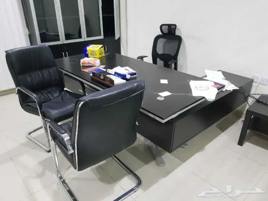 اثاث مكتبي  ورك ستيشن ومكاتب رئيسية شبه جديدة (image 6)