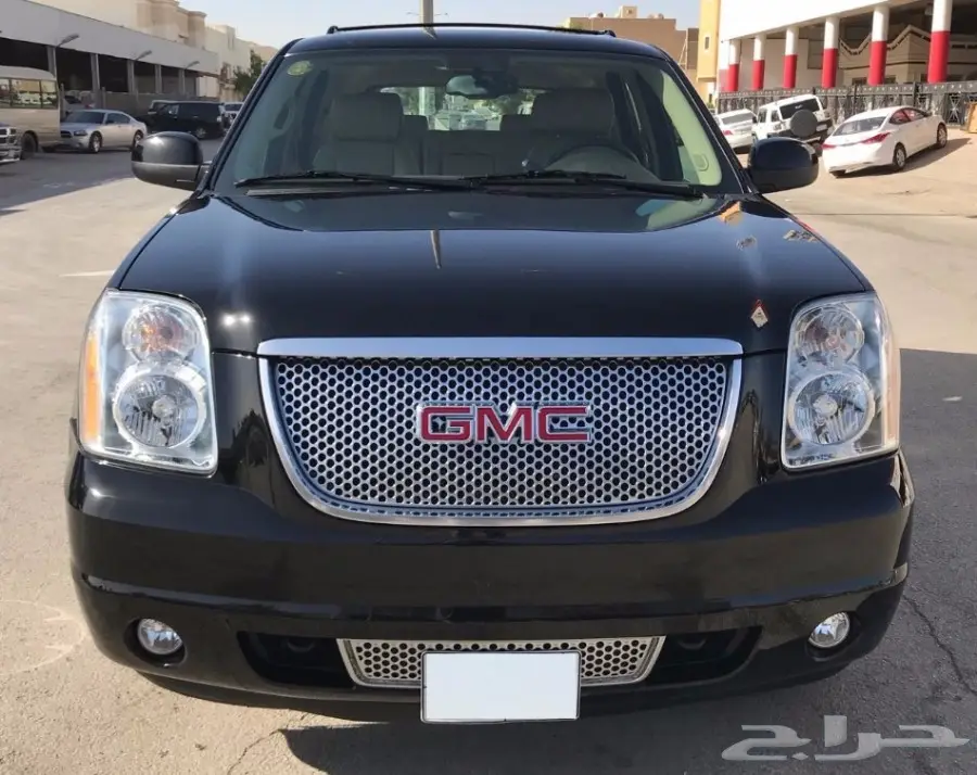 جيمس يوكن دينالي 2013 اسود