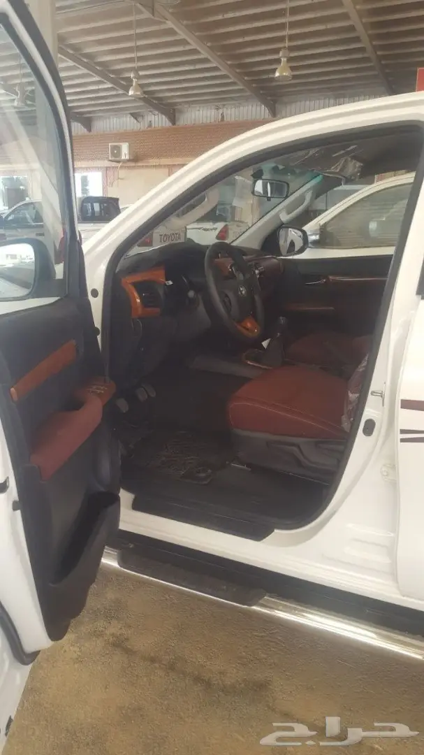 تويوتا هايلكس 4X4 موديل 2017سوبرGLX سعر 8800 (image 4)