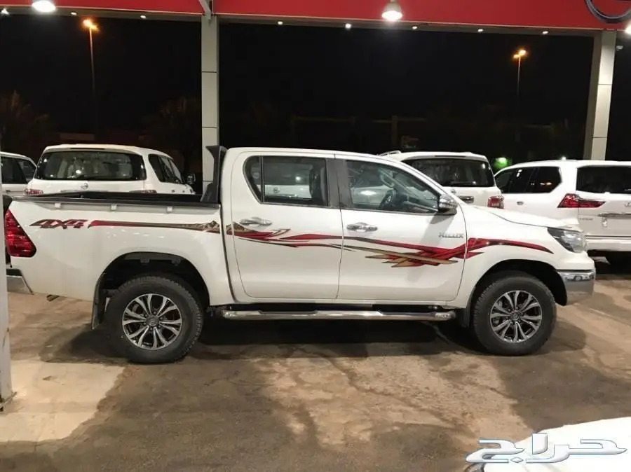 تويوتا هايلكس 4X4 موديل 2017سوبرGLX سعر 8800 (image 1)