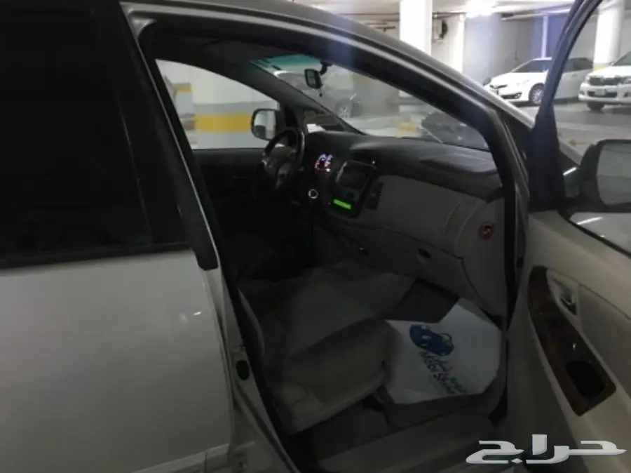 اينوفا 2012 نظيف للبيع (image 7)