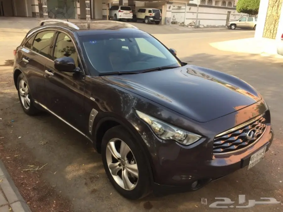 سيارة إنفنيتي FX35 للبيع