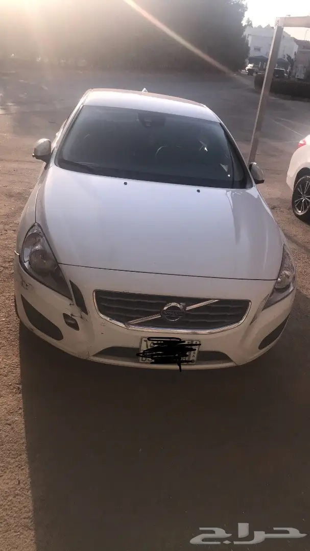 للبيع فولفو S60 2012 ابيض  (image 2)