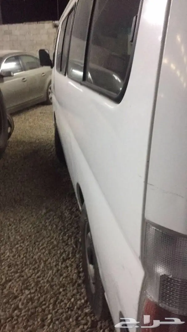 باص نيسان اورفان ركاب 2004 نظيف