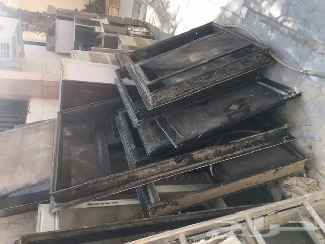 للبيع: مكيفات، شبابيك ألومنيوم، مطبخ وفرن - فرصة لا تُفوّت!