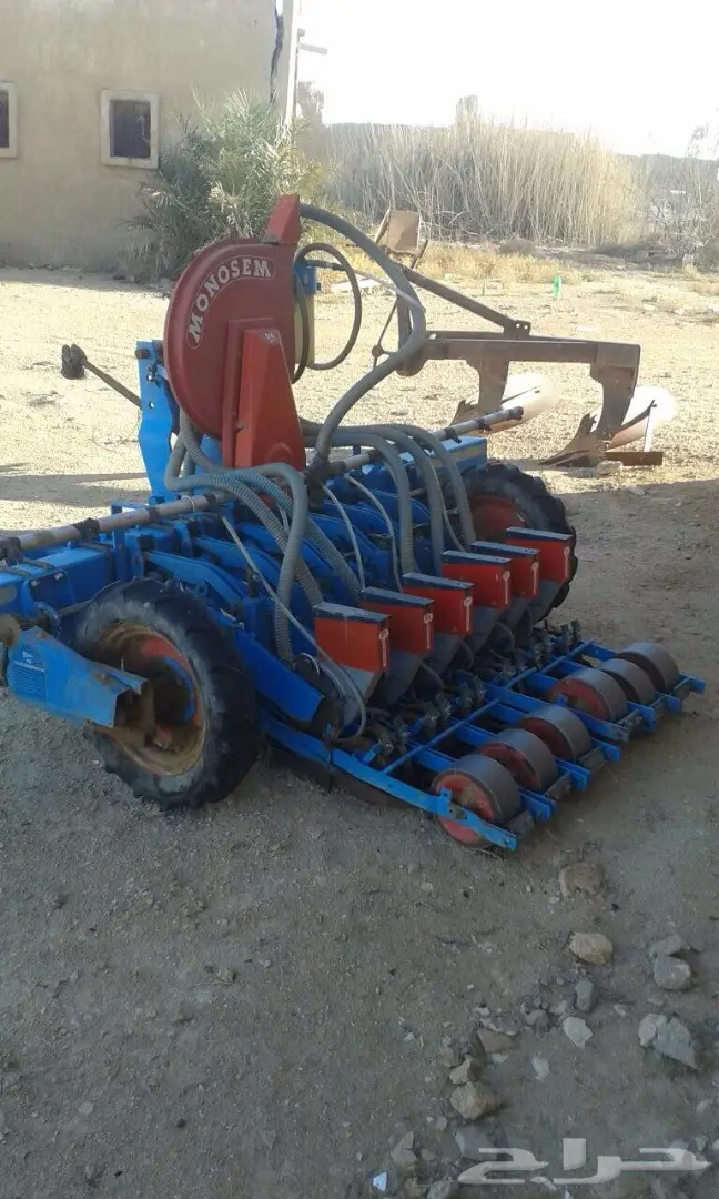 للبيع حراثه وبذارة بصل