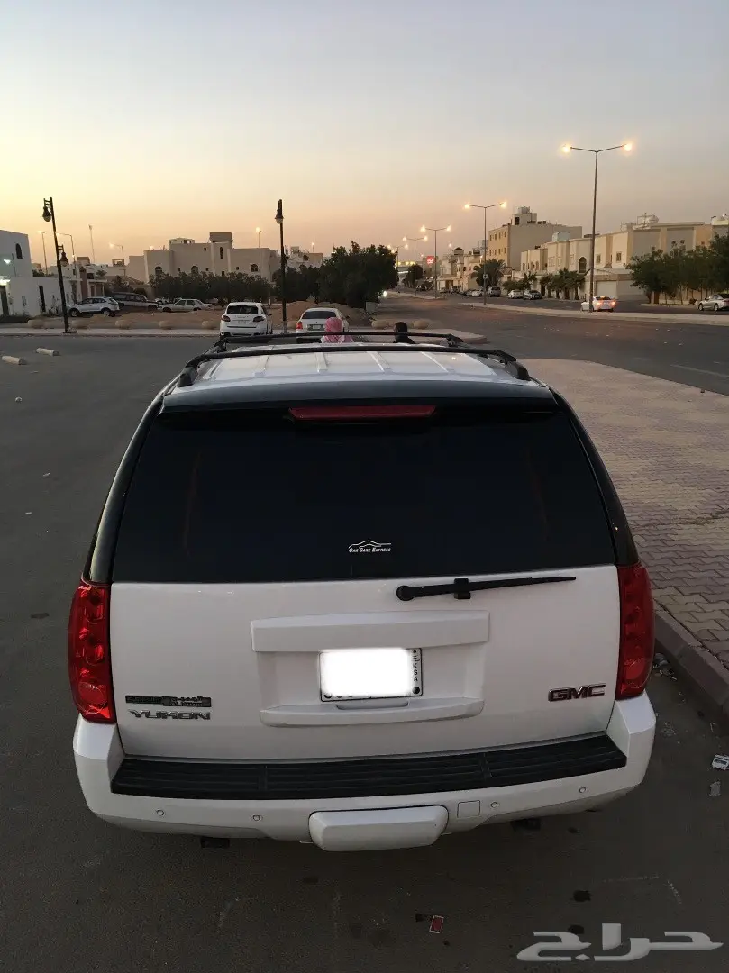 يوكن سعودي قصير دبل مخزن 2010 ابيض (image 30)