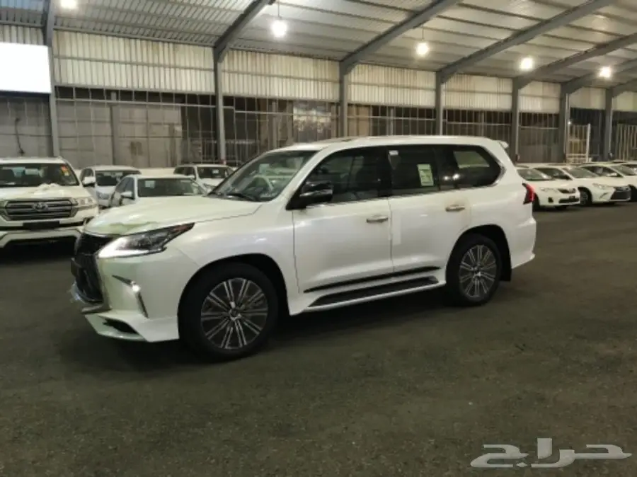 لكزس LX 570. سعودي 2018 (image 2)