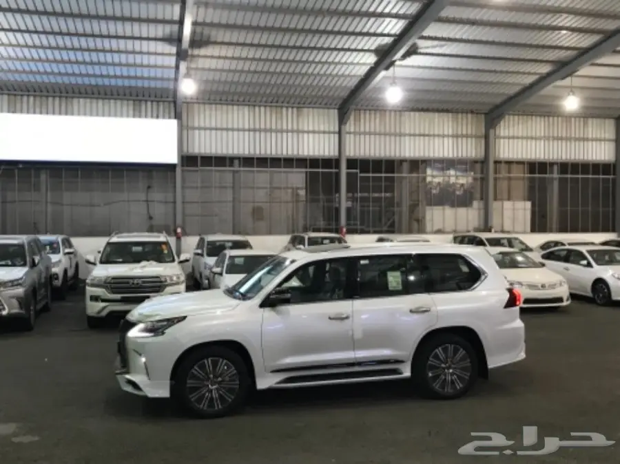 لكزس LX 570. سعودي 2018 (image 5)