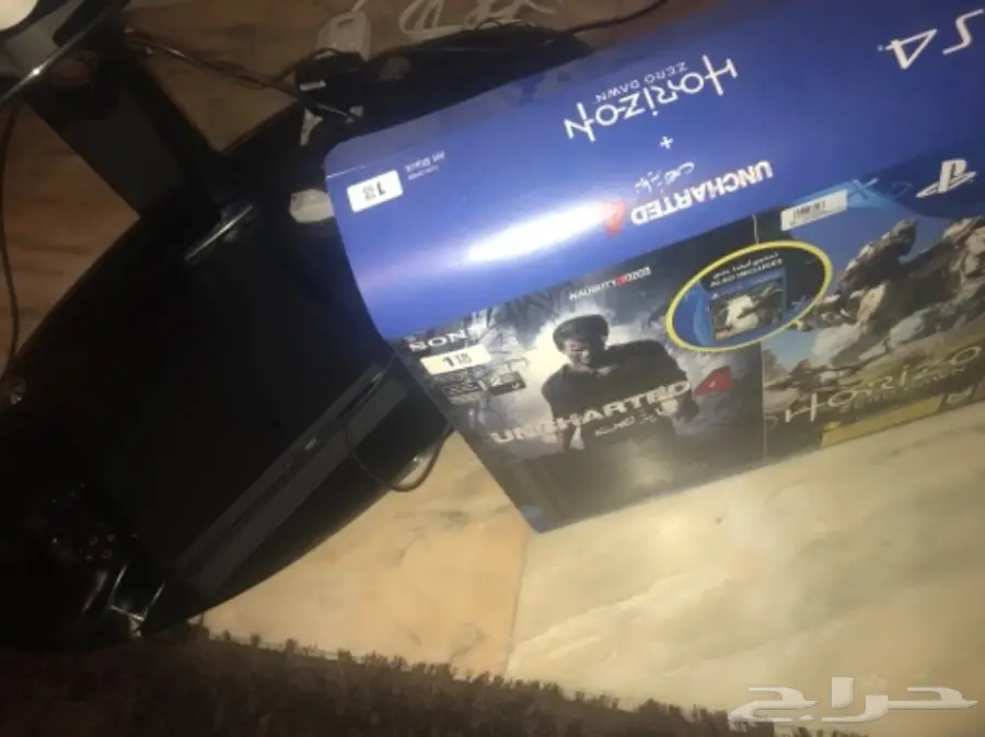 للبيع بلايستيشن 4 شبه جديد