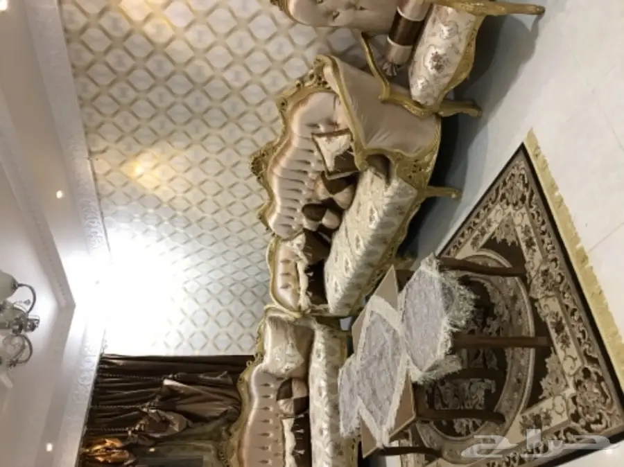 كنب كلاسيكي