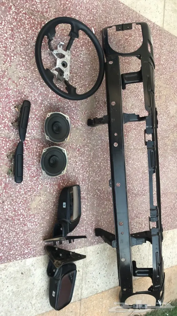 للبيع قطع نيسان 