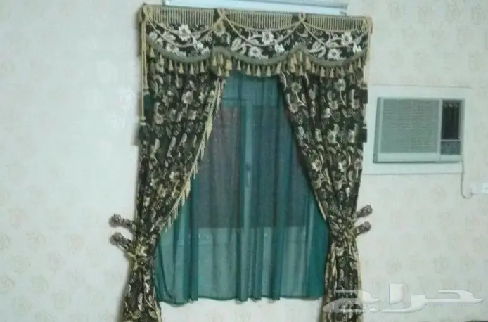 للبيع كنب نظيف 3 متر مع ستارتين (image 2)