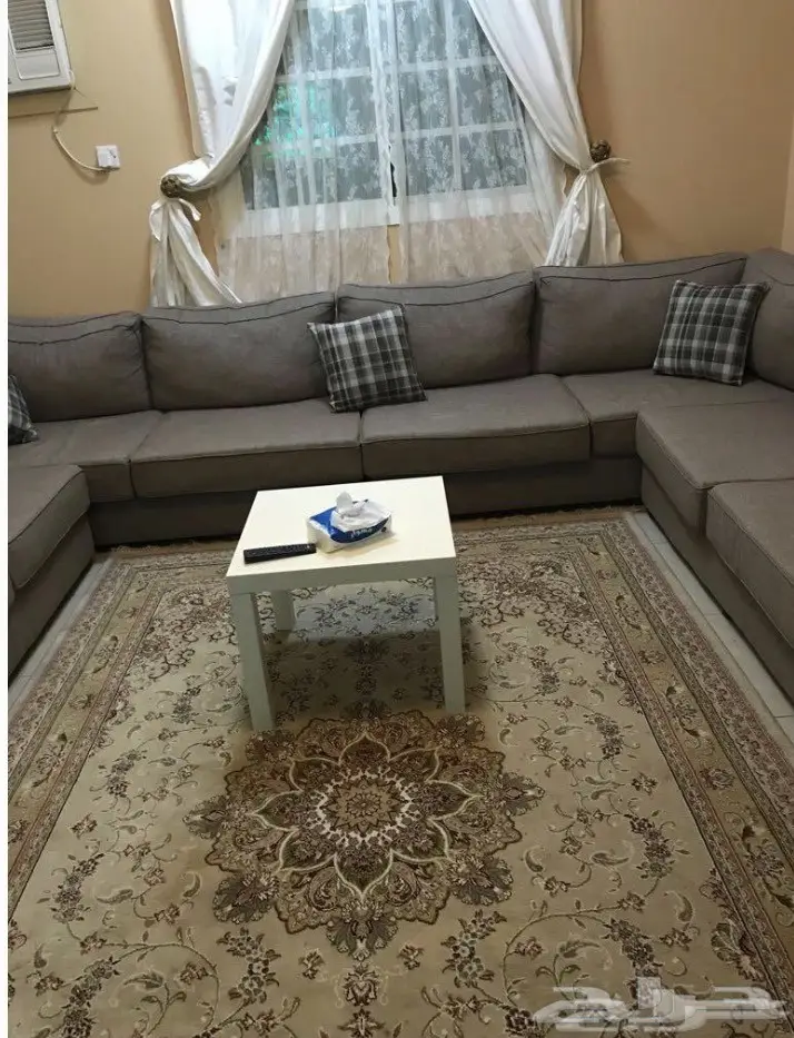 كنب فاخر للبيع - فرصة لا تُفوّت! (image 1)