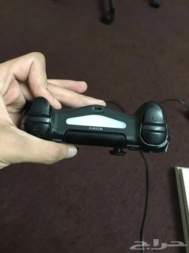 للبيع بلايستيشن 4 مع يد  (image 4)