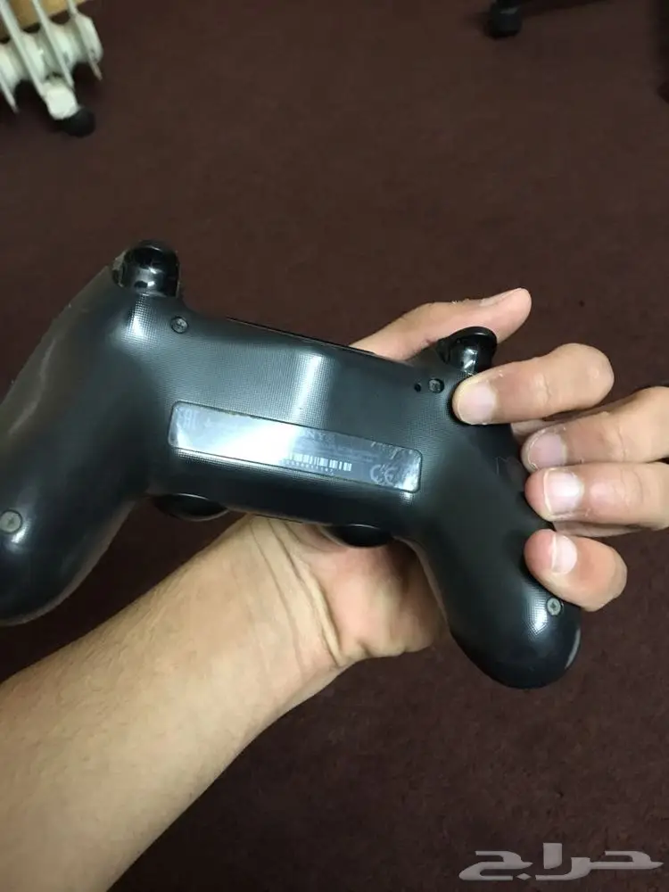 للبيع بلايستيشن 4 مع يد  (image 6)