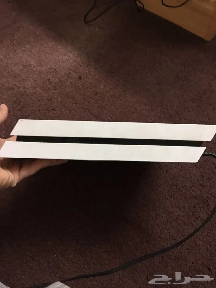 للبيع بلايستيشن 4 مع يد  (image 7)